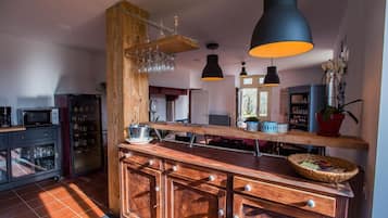 Réfrigérateur, micro-ondes, four, lave-vaisselle