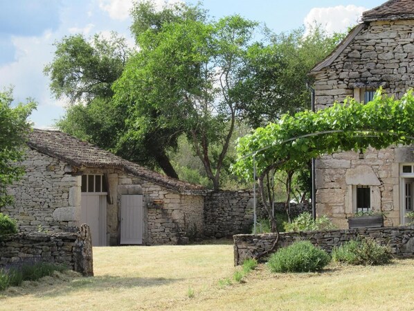 Exterior - THE HOUSE OF MARIE VIGNE (CENEVIERES)