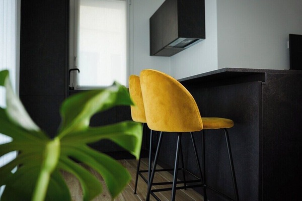 Exclusive Apartment, Garden View 2 | Living area | 42-inch Smart TV with digital channels, Netflix, Hulu
