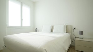 1 bedroom, down duvets, desk, laptop workspace - Palazzo Gilberto (Padova)