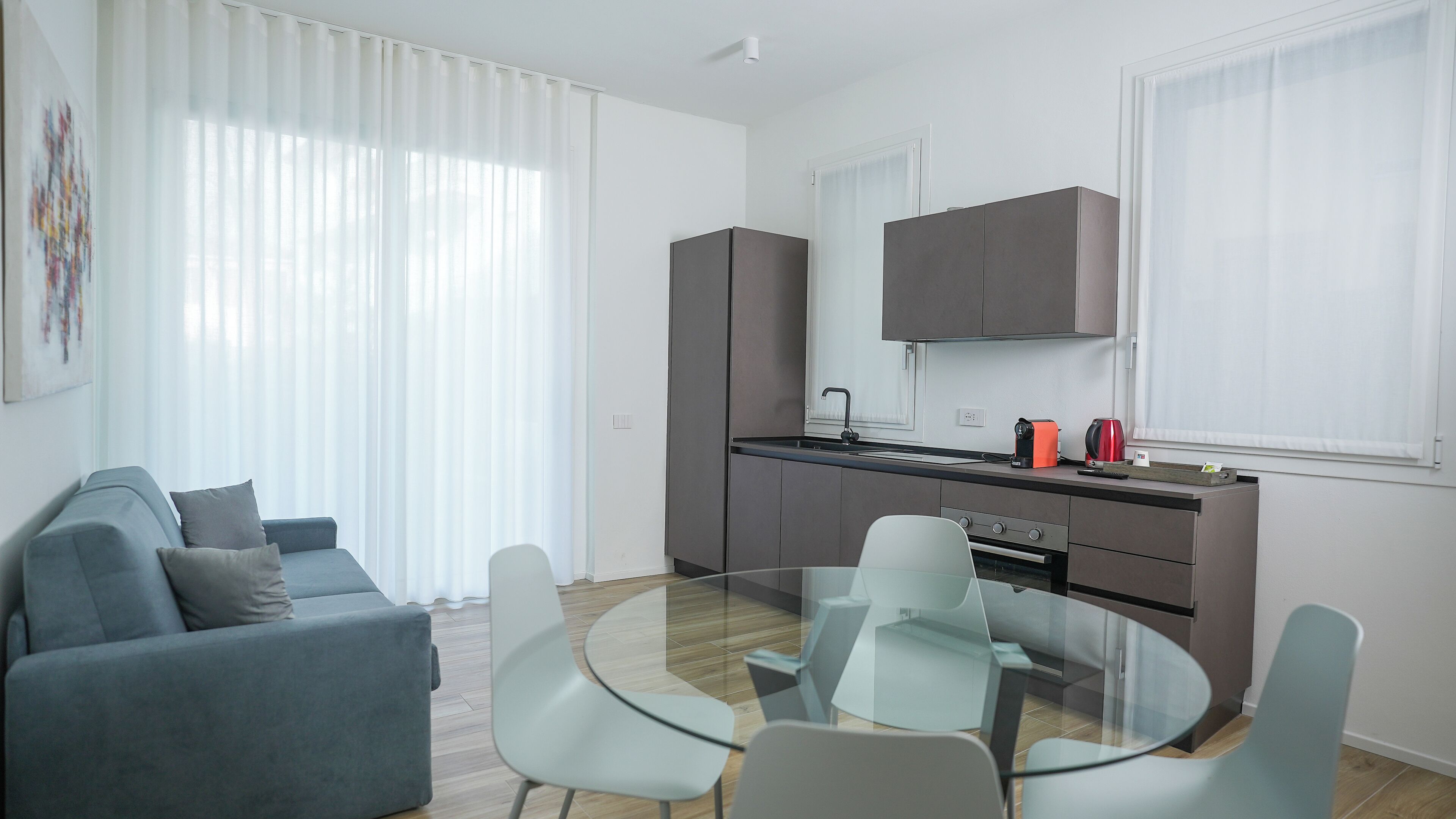 Exclusive Apartment, Garden View 1 | 起居区 | 42-英寸智能电视（配备数码频道）、Netflix、Hulu