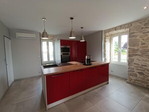 Mikrobølgeovn og oppvaskmaskin