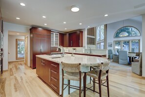 Fridge, microwave, oven, stovetop - 65 Mooring Buoy - 4th Row ocean home on the11 Mile Lagoon in Palmetto Dunes! (Hilton Head Island)