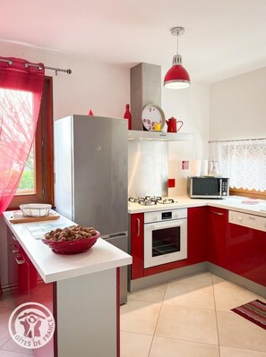 Microwave, dishwasher