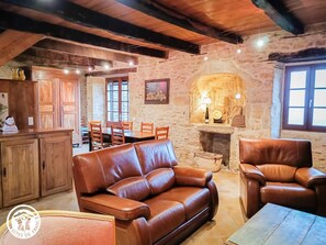 TV - Gite Langèlerie - SAINT-MICHEL-LOUBEJOU (SAINT-MICHEL-LOUBEJOU)