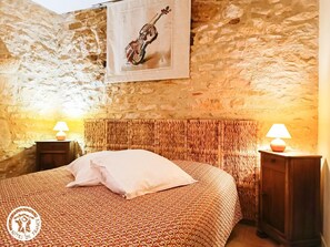 3 bedrooms, iron/ironing board, free WiFi