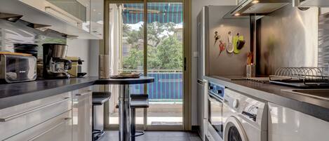 Fridge, microwave, oven, dishwasher