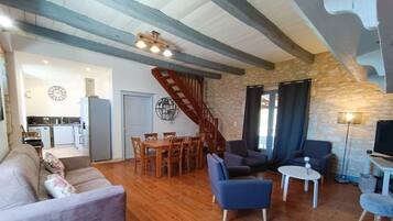 Télévision, cheminée