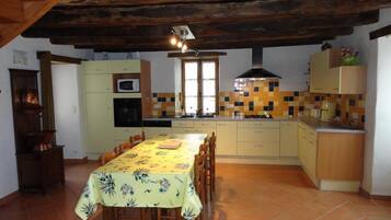 Réfrigérateur, micro-ondes, lave-vaisselle