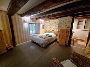 4 bedrooms, free WiFi