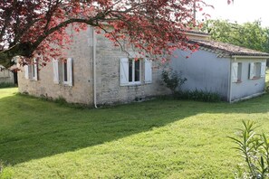 Property grounds - Gîtes de France® - Gite Roujolis (LALBENQUE)