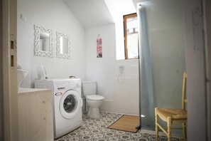 Shower - Gîtes de France® La Logette (AYNAC)