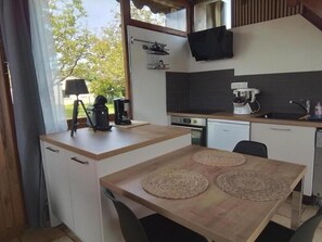 Réfrigérateur, micro-ondes