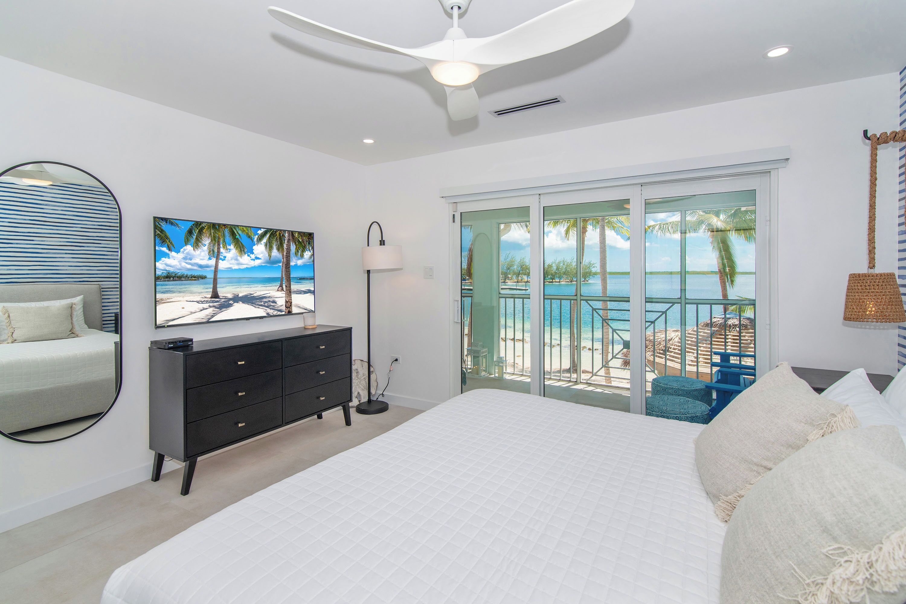 2 bedrooms, internet, bed sheets