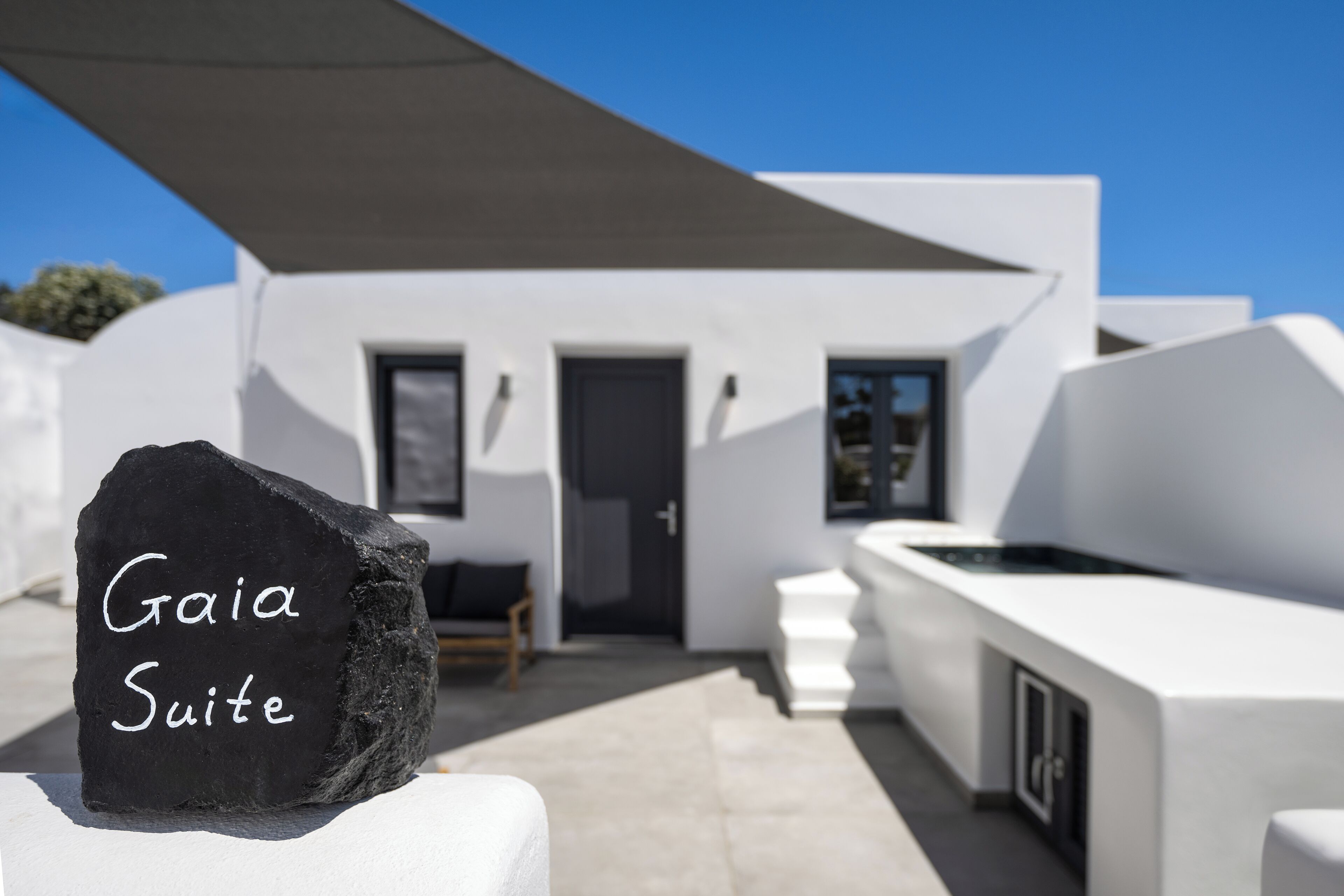 Gaia Suite with Hot Tub | Terrace/patio
