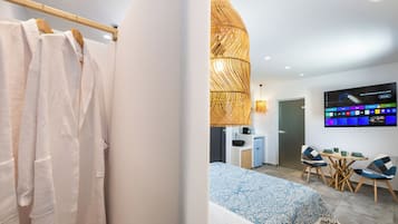 Aeolos Suite with Private Hot Tub