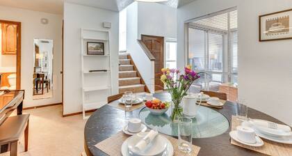 Edmond Townhome w/ Pool Access Near Arcadia Lake!