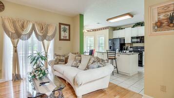 Talo (4 Bedrooms) | Sisätilat