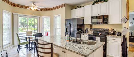 House (4 Bedrooms) | Interior