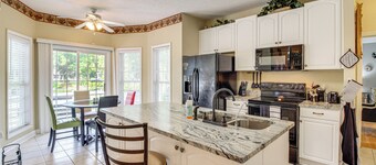 Spacious Richmond Hill Hideaway w/ Deck!