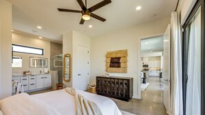 Unclassified image, 5 of 28, button - ~ 10 Mi to Joshua Tree: Luxe Yucca Valley Home (Yucca Valley)