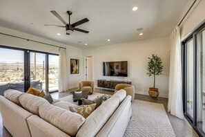 Interior - ~ 10 Mi to Joshua Tree: Luxe Yucca Valley Home (Yucca Valley)