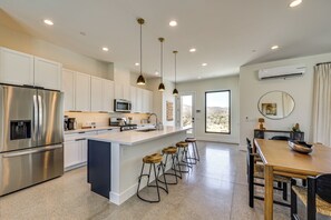 Interior - ~ 10 Mi to Joshua Tree: Luxe Yucca Valley Home (Yucca Valley)