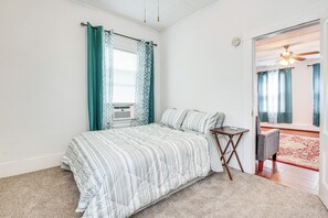 Interior - Walkable Nashua Apartment - Close to Downtown! (Nashua)