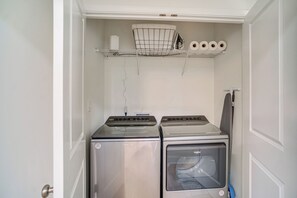 House (4 Bedrooms) | Bahagian dalam