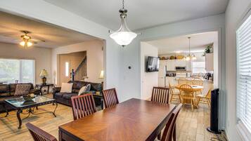 House (4 Bedrooms) | Interior