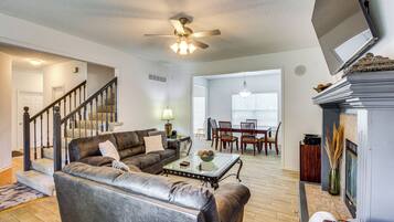 House (4 Bedrooms) | Interior