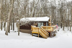 House (3 Bedrooms) | Interior - Walk to Alpine Lake: Terra Alta Cabin w/ Deck (Terra Alta)