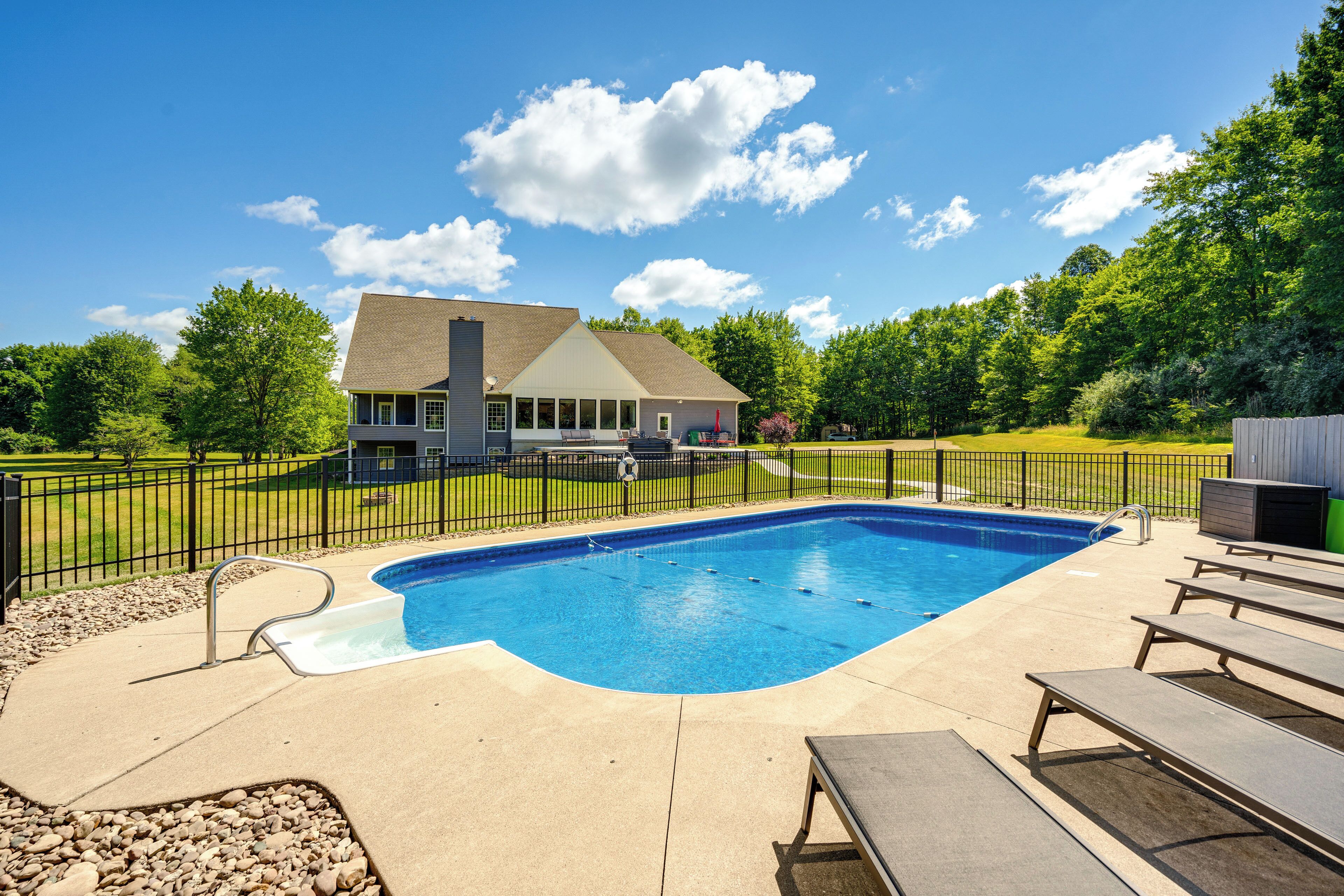 House (Multiple Bedrooms) | Front of property