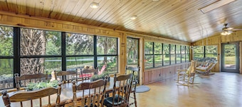 Pet-friendly Ehrhardt Home w/ Private Pond & Yard!