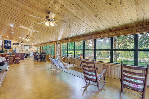 Pet-friendly Ehrhardt Home w/ Private Pond & Yard!