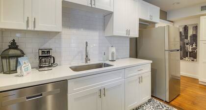 Fourth Ward Apartment: 1 Mi to Downtown Houston!