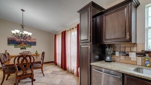 Hús (3 Bedrooms) | Að innan