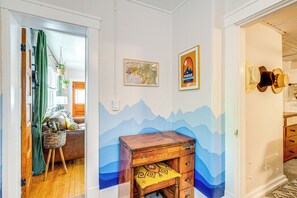 Interior - Manitou Mountain Retreat: Deck & Fire Pit! (Manitou Springs)