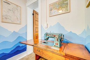 Apartment (2 Bedrooms) | Interior - Manitou Mountain Retreat: Deck & Fire Pit! (Manitou Springs)