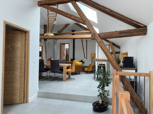 Interior - Bed and breakfast Le Couleau. A place to recharge your batteries, rich in activities... (Châteauroux-les-Alpes)