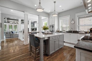 Fridge, microwave, oven, stovetop - Above Nashville Elegance I Luxury I Hillsboro I Universities (Nashville)