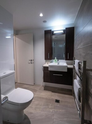 Bathroom - Beautiful relaxed apartment (Auckland)