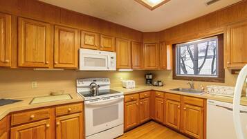 Fridge, microwave, dishwasher, coffee/tea maker