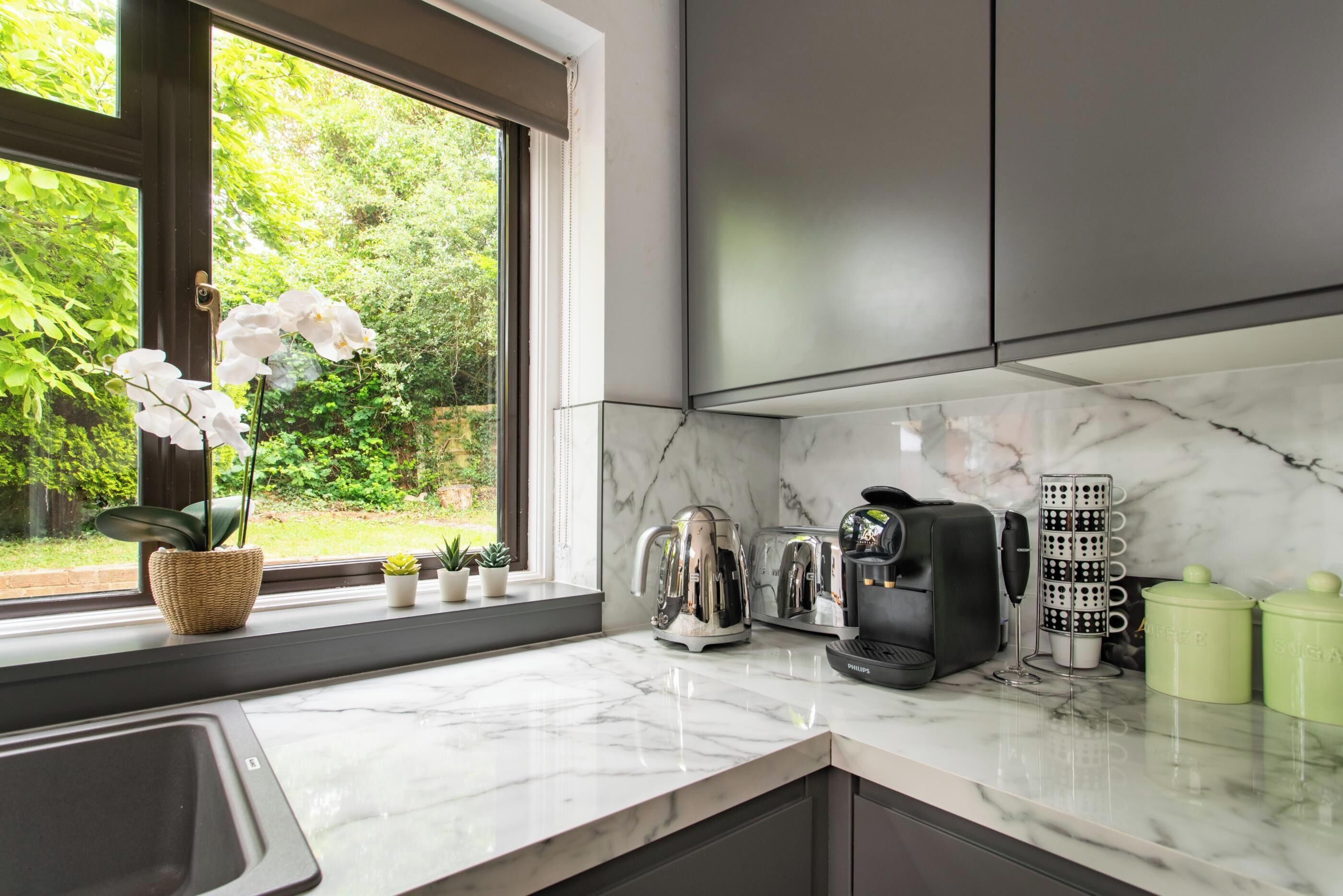 Fridge, oven, dishwasher