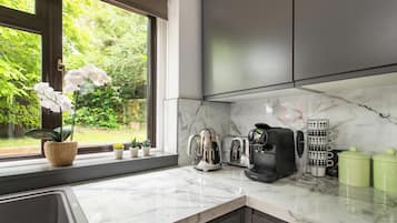 Fridge, oven, dishwasher