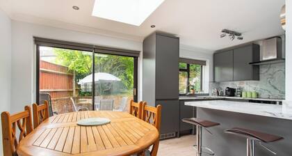 Charming Retreat Near Grange Hill Central Line