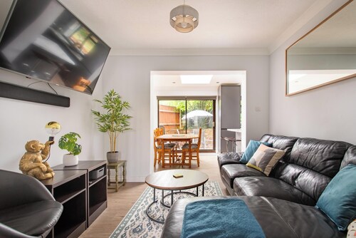 Charming Retreat Near Grange Hill Central Line