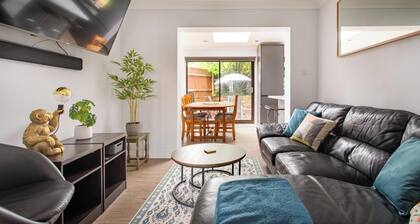Charming Retreat Near Grange Hill Central Line