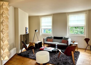 Tv, bøger, stereoanlæg