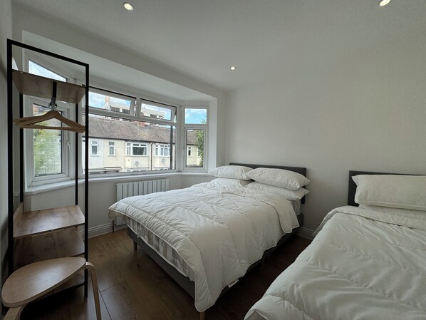 4 chambres, bureau, fer et planche à repasser, Wi-Fi